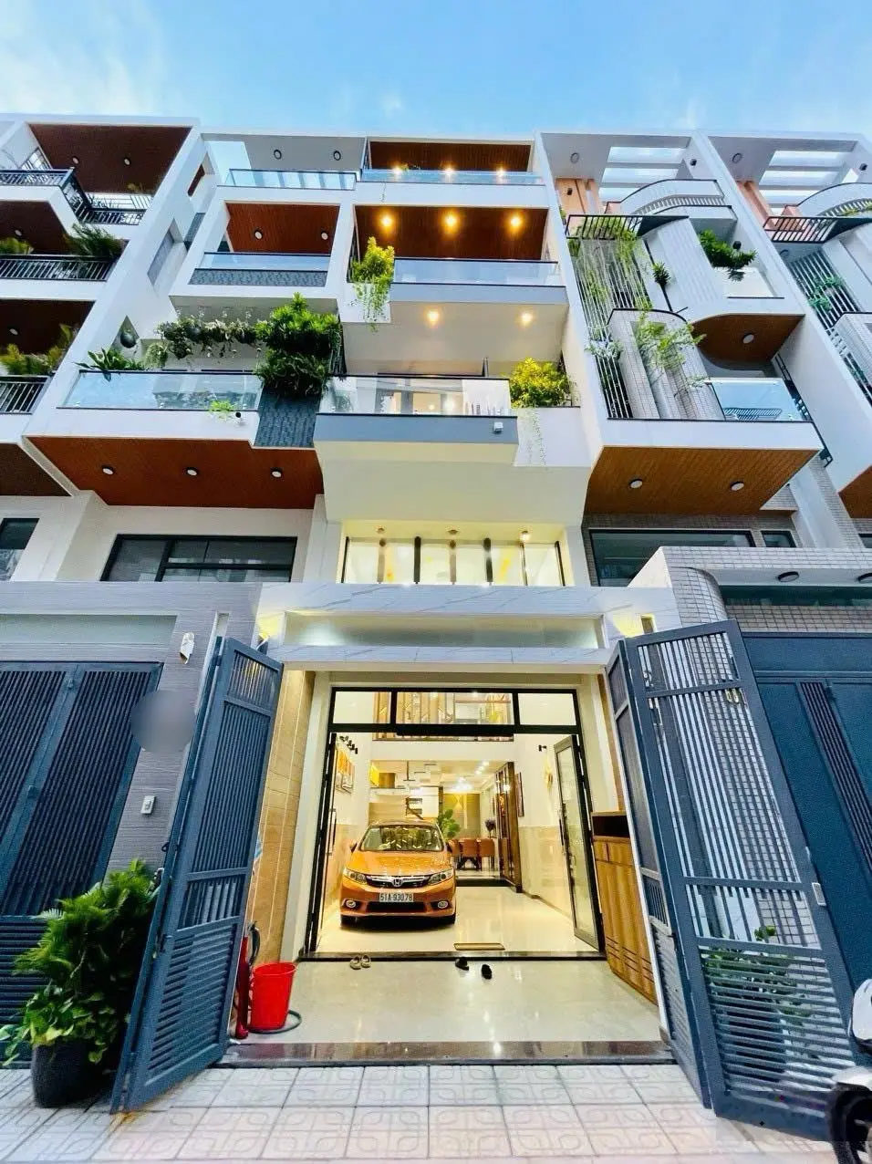 Bán nhà phố liền kề tại 68 Nguyễn Tư Giản, Gò Vấp SHR