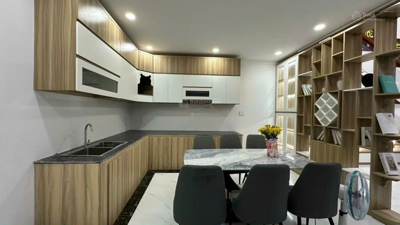 Biệt thự hồ bơi đối diện kcn Cầu Tràm, diện tích 7m x 44m gần 300m2,SHR full thổ cư,GIÁP Bình Chánh