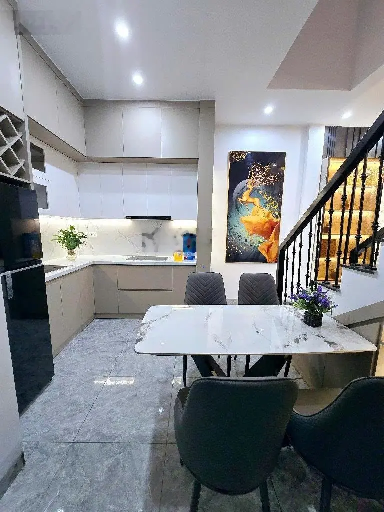 Bán nhà bùi xương trạch ngõ thông lô góc trước nhà rộng thoáng sổ nở hậu full nội thất ở ngay !!!