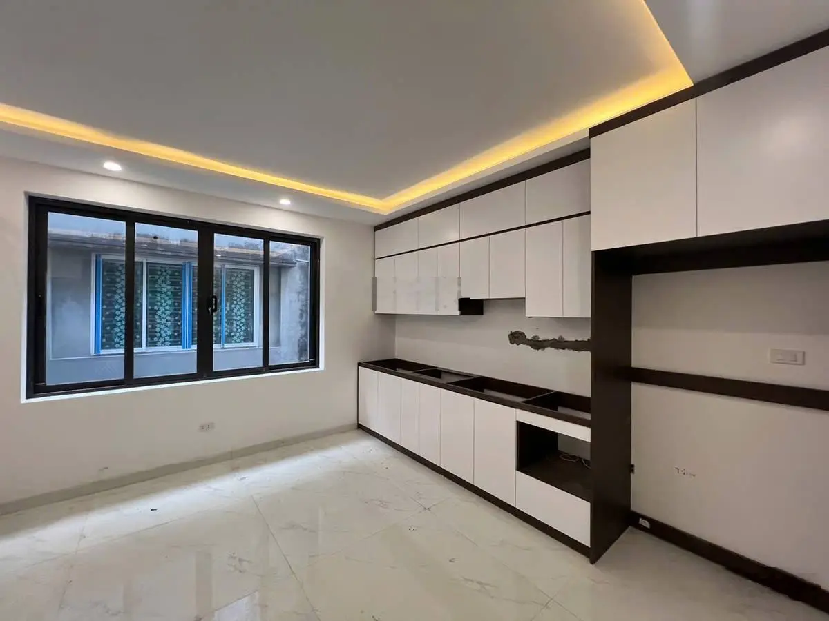 Tôi cần bán nhà 5 tầng 32m2 Nguyễn Lương Bằng - Đống Đa