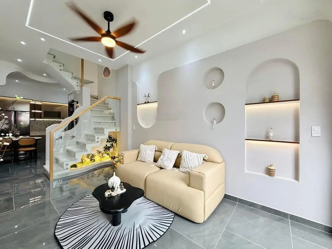 Bán nhà gần Vincom Phan Văn Trị full nội thất một trệt 2 lầu giá 4,99 tỷ TL