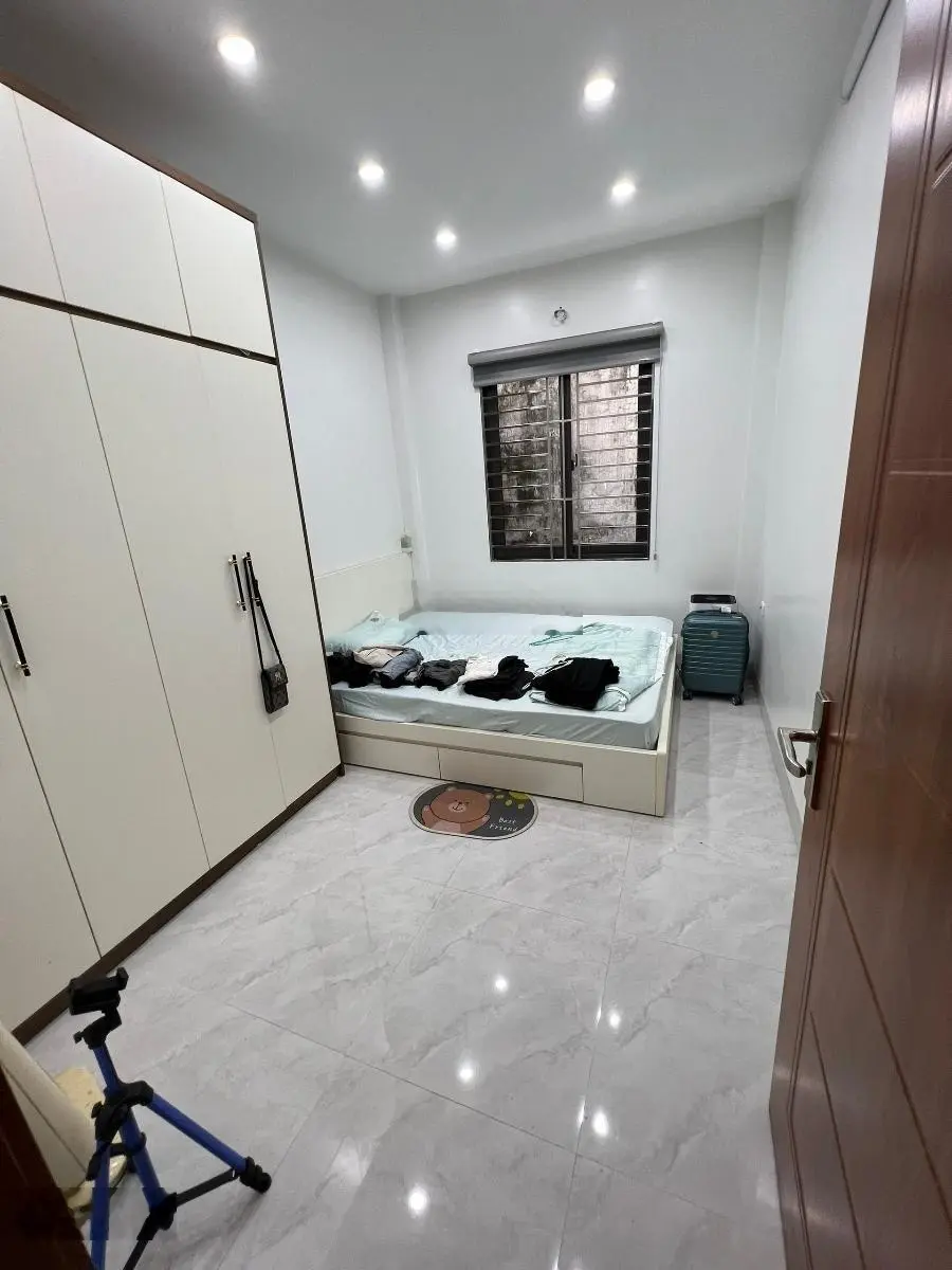Bán nhà phố Vương Thừa Vũ! Ngõ thông, rộng rãi, ra ô tô tránh chỉ 50m. Dt 42m2, gần 6 tỉ.