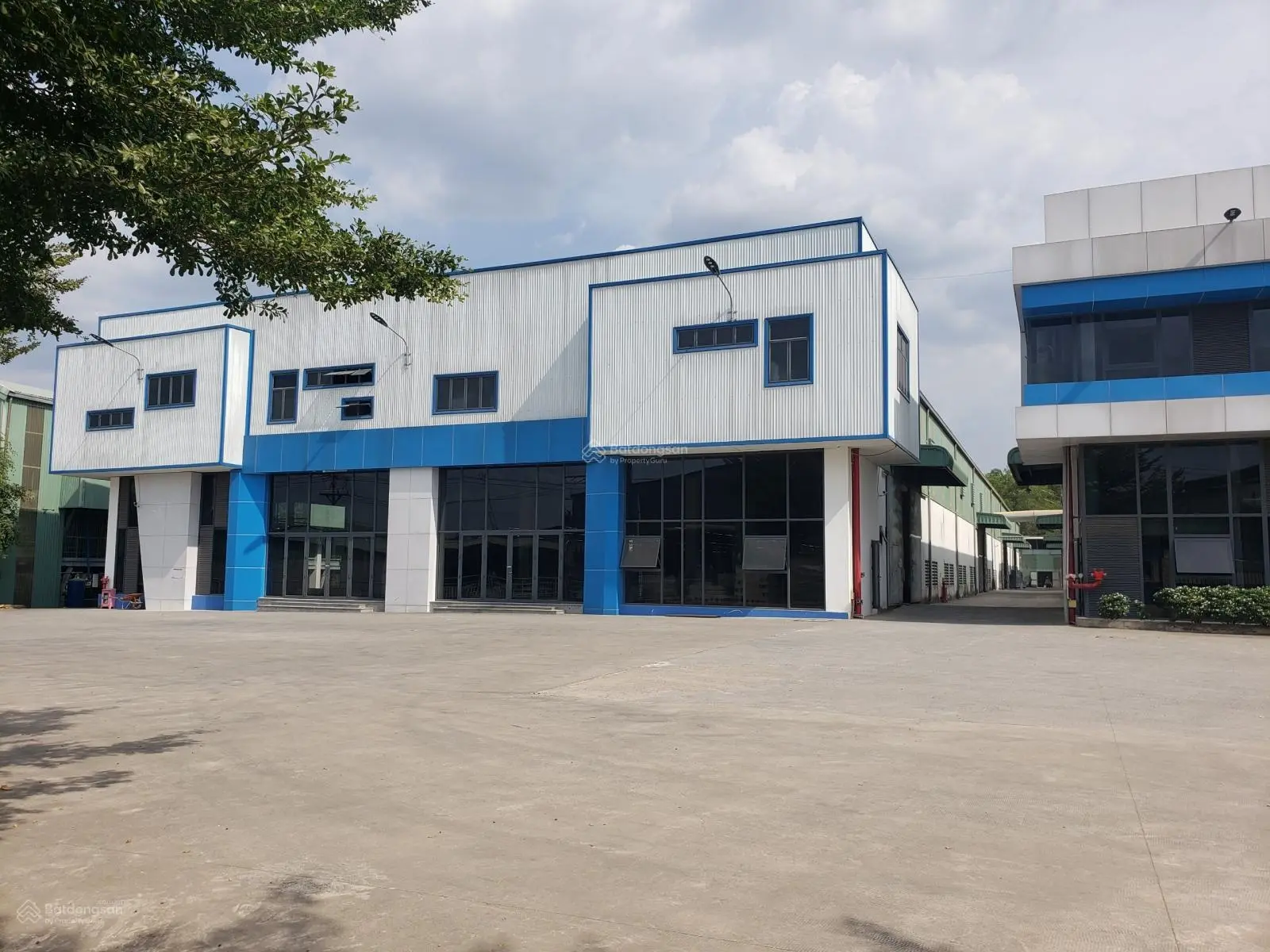 Đang ngộp cần bán nhà xưởng 18.000m2 đang cho thuê sản xuất nội thất 800tr/tháng. Giá 105 tỷ