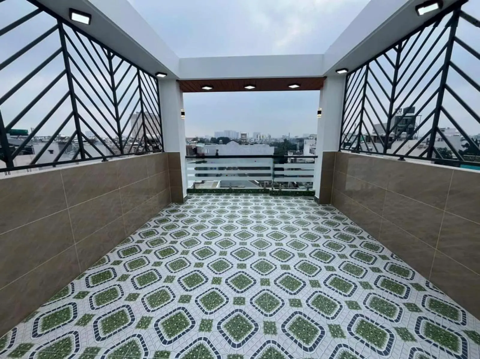 Nhà mới thiết kế sang đường Lê Văn Quới 8tỷ450, hẻm 8m gần Ngã Tư 4 Xã, đúc 5 lầu, nội thất đầy đủ