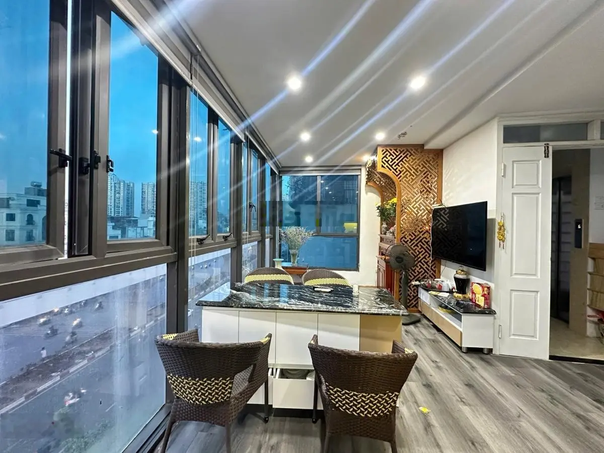Mặt phố Minh Khai, MT rộng vỉa hè đá bóng, KD các mặt hàng, DT 30m2 7T thang máy giá 19,9 tỷ