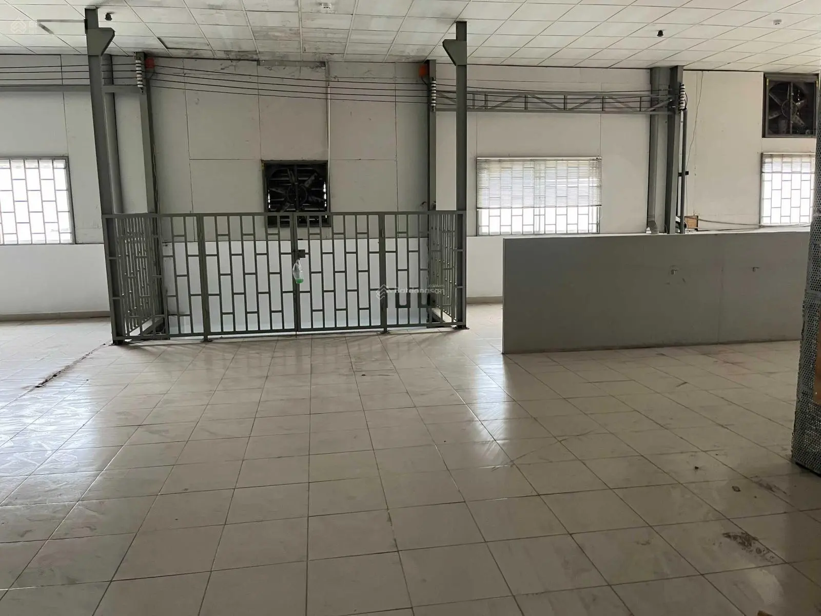 Chính chủ cần bán gấp nhà xưởng hẻm 879 Hương Lộ 2