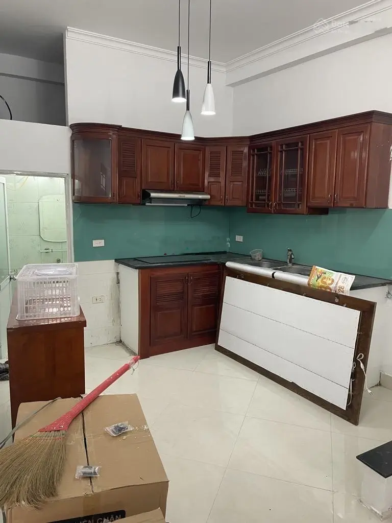 B,á,n nhà thanh am- thượng thanh- long biên. s 35m. 3 tầng. mt4m . hơn 4 tỷ. nhà dân xây kiên cố