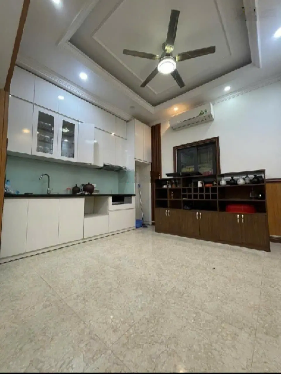 Bán nhà hiếm phố hàm nghi_ mỹ đình_ đường rộng ô tô vào nhà _thông tứ phía _dt : 40m _ 11 tỷ