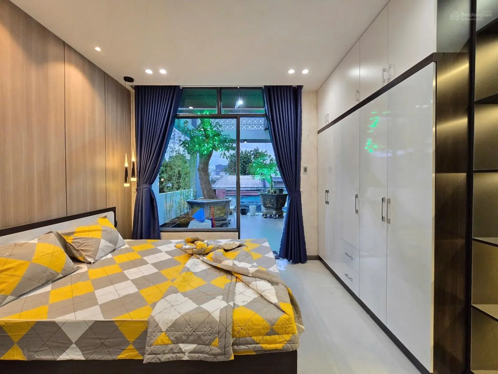 Bán nhà 3 tầng 3 mê kiệt Nguyễn Phước Nguyên rộng 4m ô tô đậu trong nhà