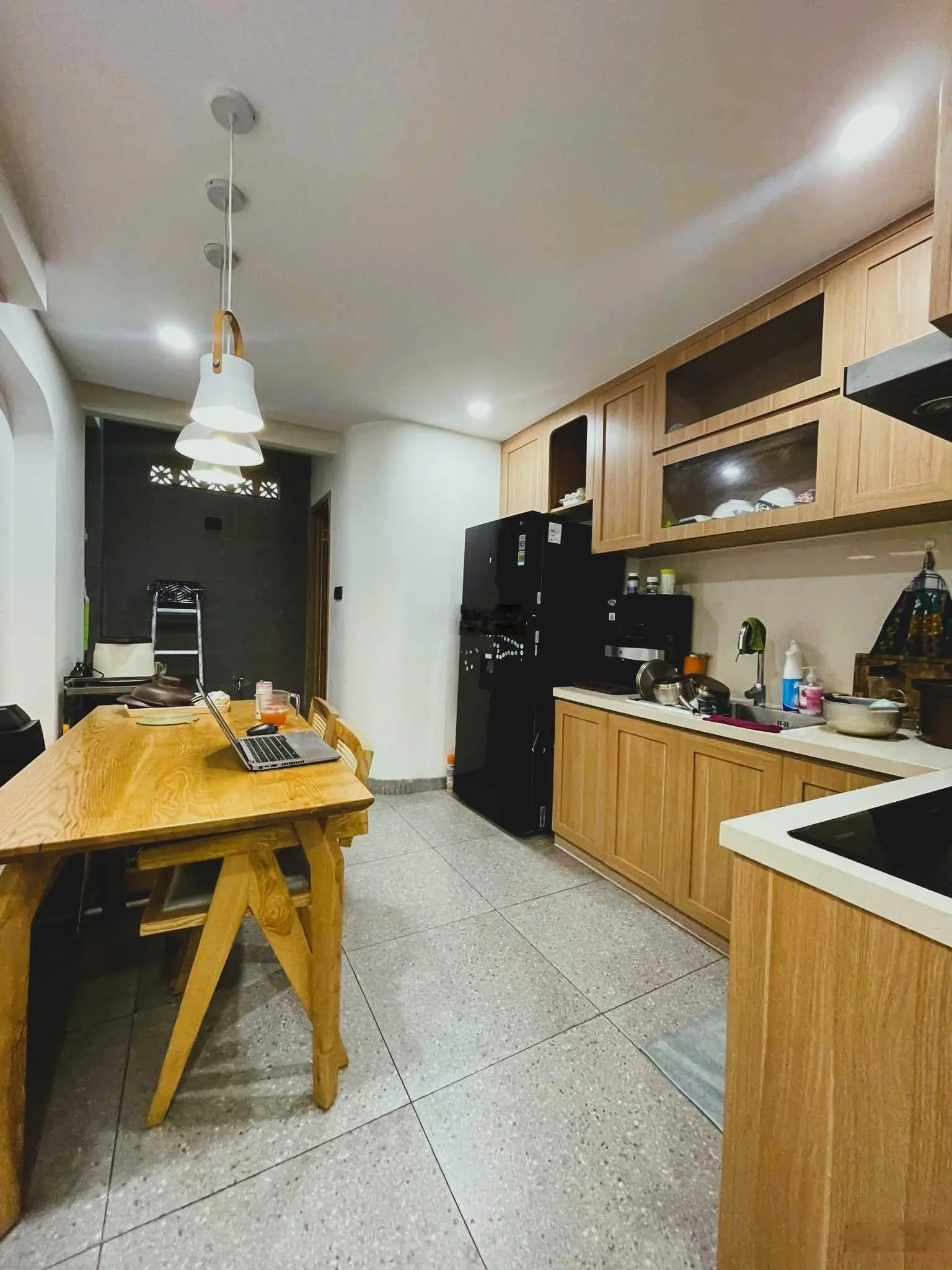 Nhà đẹp P.15 Tân Bình, 52 m2 3 tầng, sổ A4 nở nhẹ hoàn công đủ, tặng nội thất, chỉ 5.2 tỷ (TL)