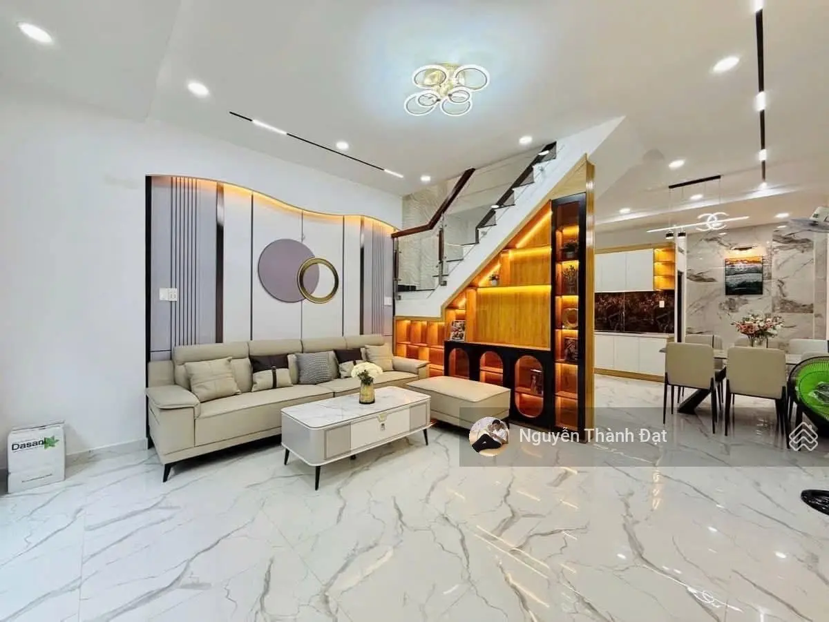 Bán nhà đầu tư ngay chợ Bình Chánh đang cho thuê 9tr/tháng sổ hồng riêng mặt tiền đường 12m