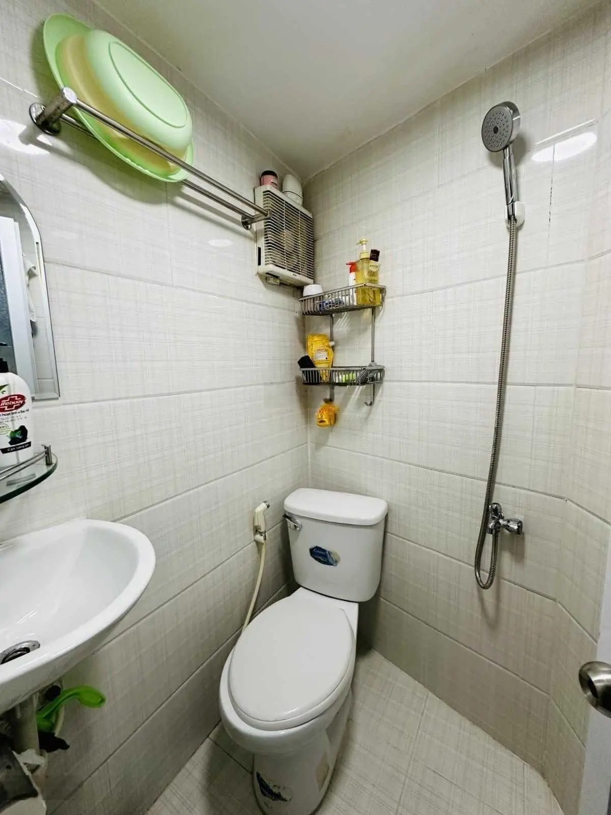 Bán nhà hẻm thẳng 3m gần HXH đậu 1/ đường Hòa Hưng. DTSD 89m2. Nhà mới 3 tầng BTCT. Giá 5.5 tỷ
