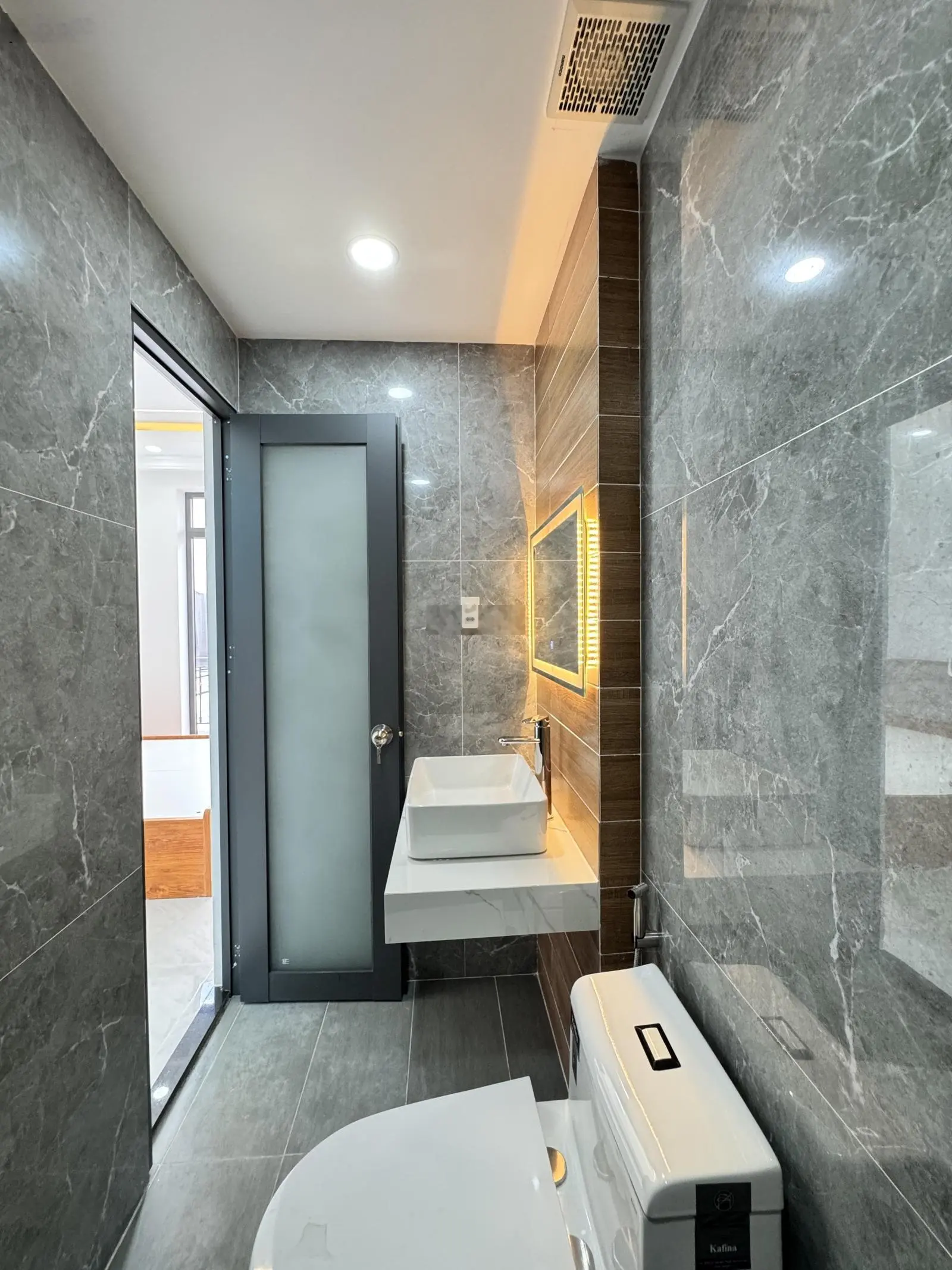 Nhà mới Tặng nội thất Đối diện Vạn Phúc City, Đường Ô tô Kinh doanh buôn bán, SHR Vào Ở ngay.