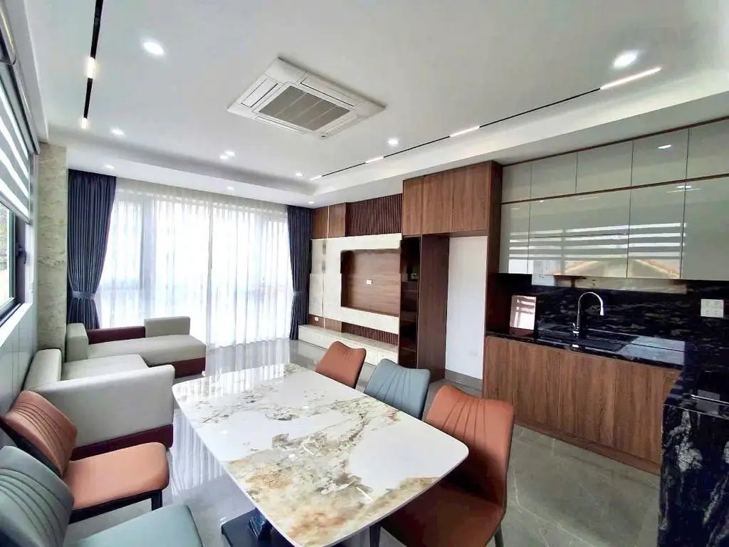 Quá đẹp nhà Cổ Linh hơn 8tỷ 6tầng - gara ô tô - thang máy nhà đẹp đón tết vị trí đẹp full nội thất