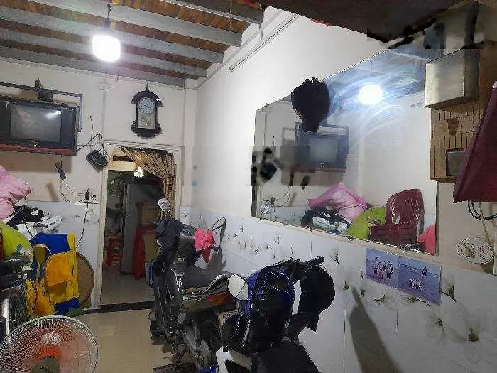 Bán nhà mặt tiền đường Tên Lửa