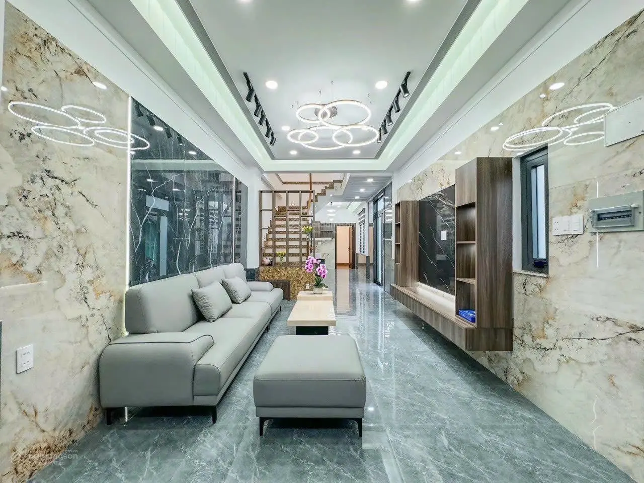 Nhà riêng 3 tầng - hẻm xe hơi - gần Vành Đai 2 - DT: 80m2 - giá 5.x tỷ