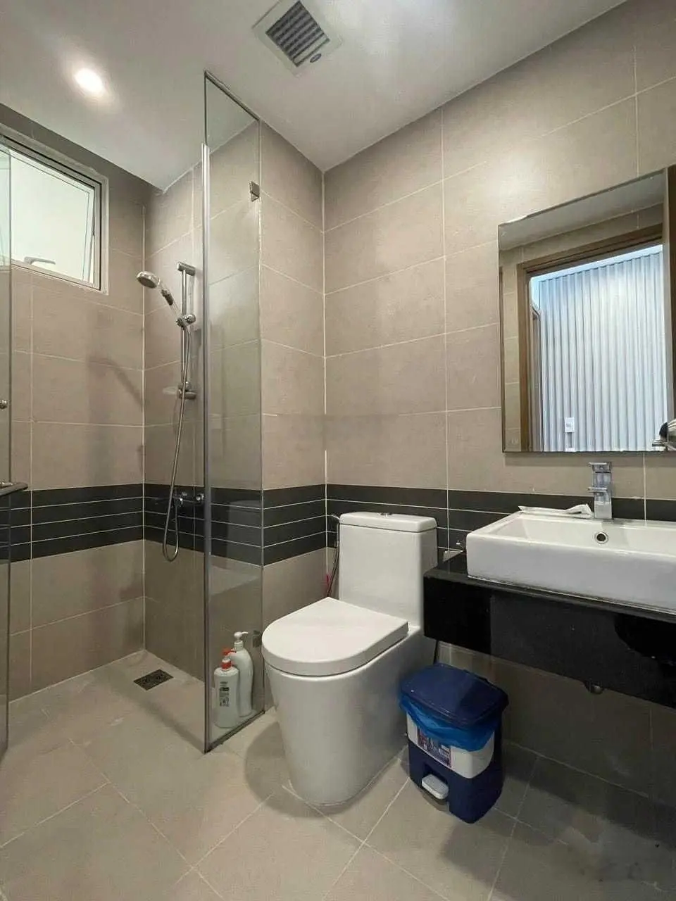 Bán CHCC Summer Square, Q 6. DT: 61m2, 2PN, 2WC, giá 2tỷ6, có sổ hồng, LH: 0903 318 *** Minh