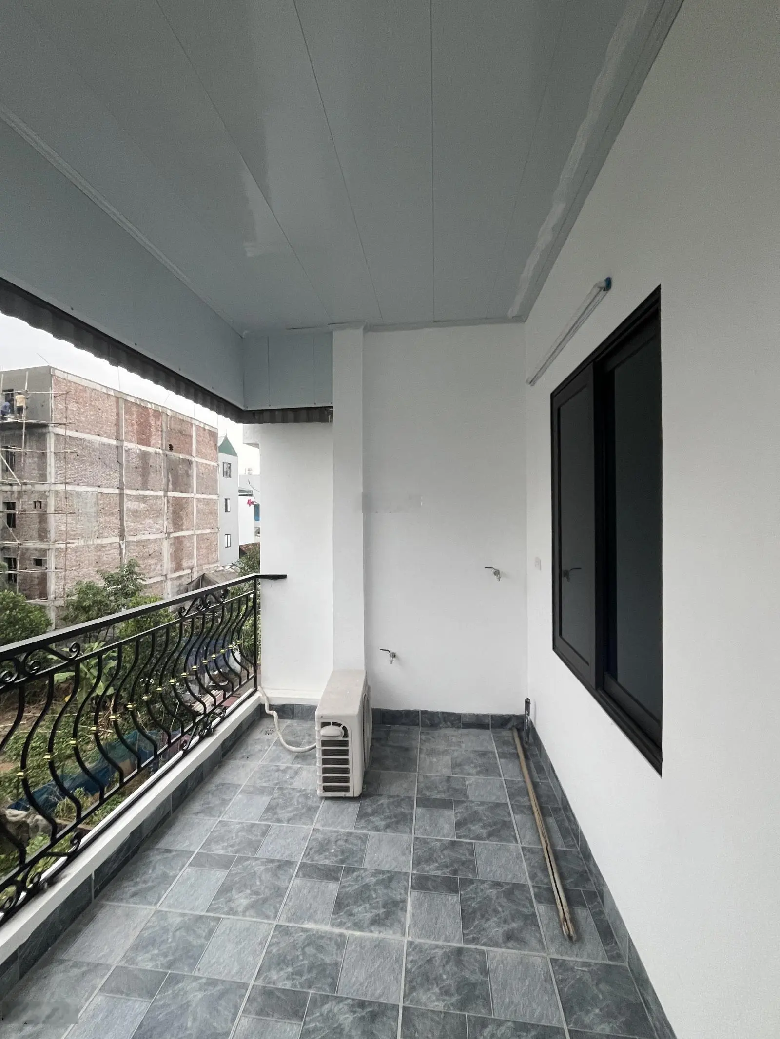 Bán nhà gần khu đô thị Hinode - Ngõ nông - Bãi oto cạnh nhà