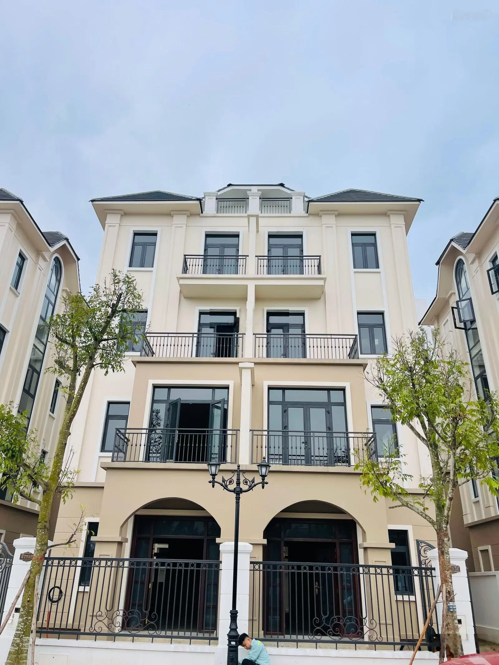 TIẾT KIỆM NGAY HƠN 7 TỶ - HÀNG THƯỞNG - SONG LẬP PHÂN KHU VỊNH TÂY 136m2 view BỂ BƠI, CÔNG VIÊN
