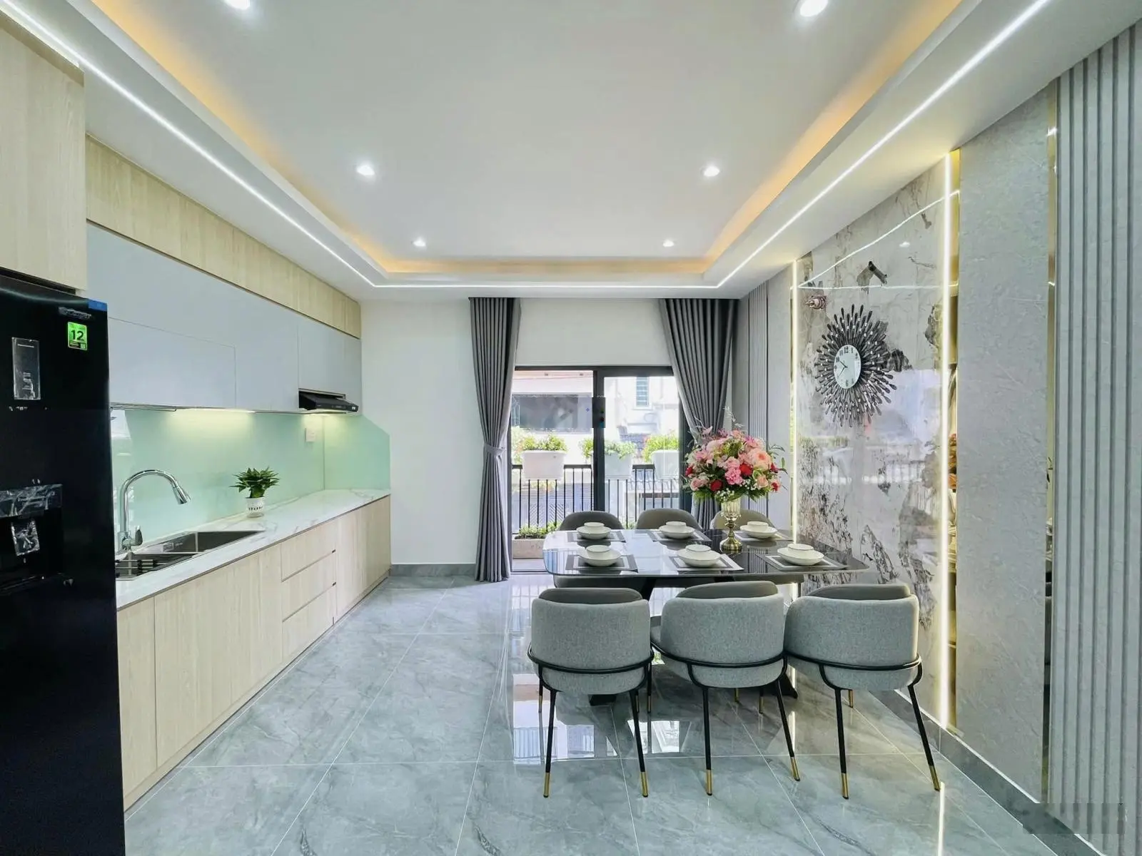 Kẹt tiền, tôi bán nhà ở Trần Khánh Dư - Quận1 kế bên chợ Tân Định, cho thuê 35triệu. Giá 3tỷ6/62m2