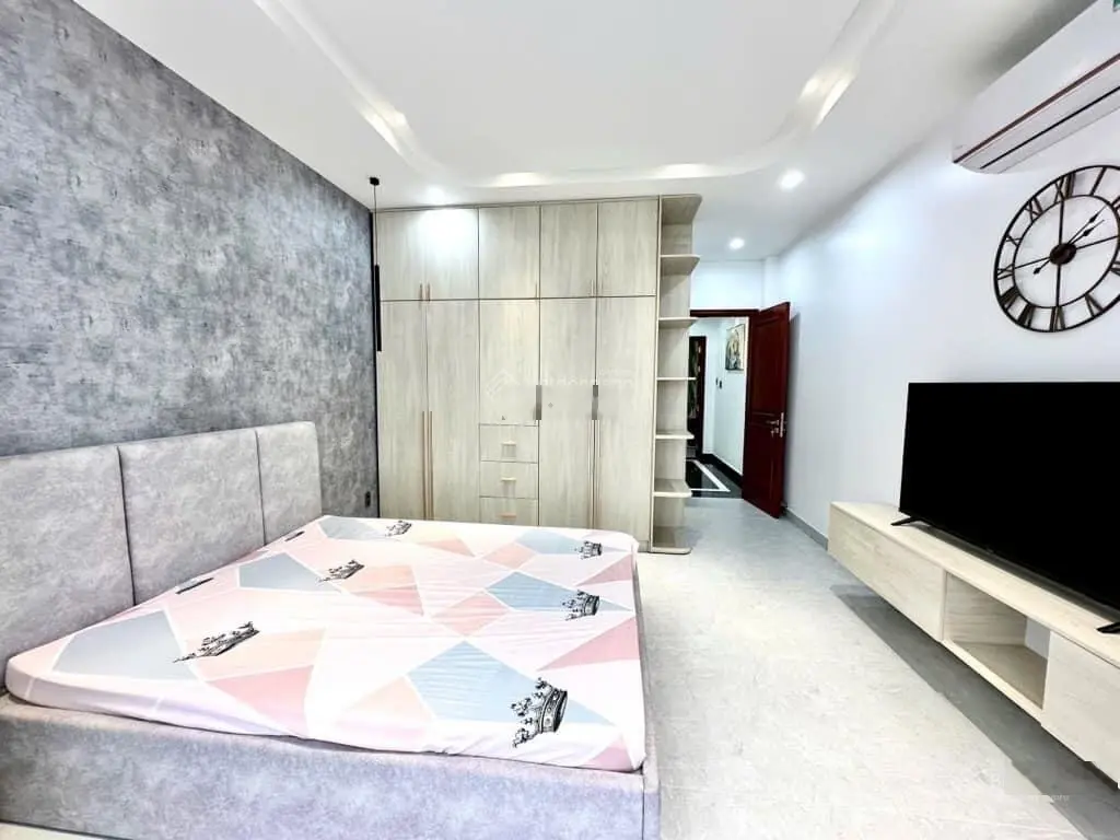 Xe hơi ngủ nhà - khu vip thành thái -q10 - 4x15m - 4 tầng-vừa ở vừa kinh doanh - sát mặt tiền đường