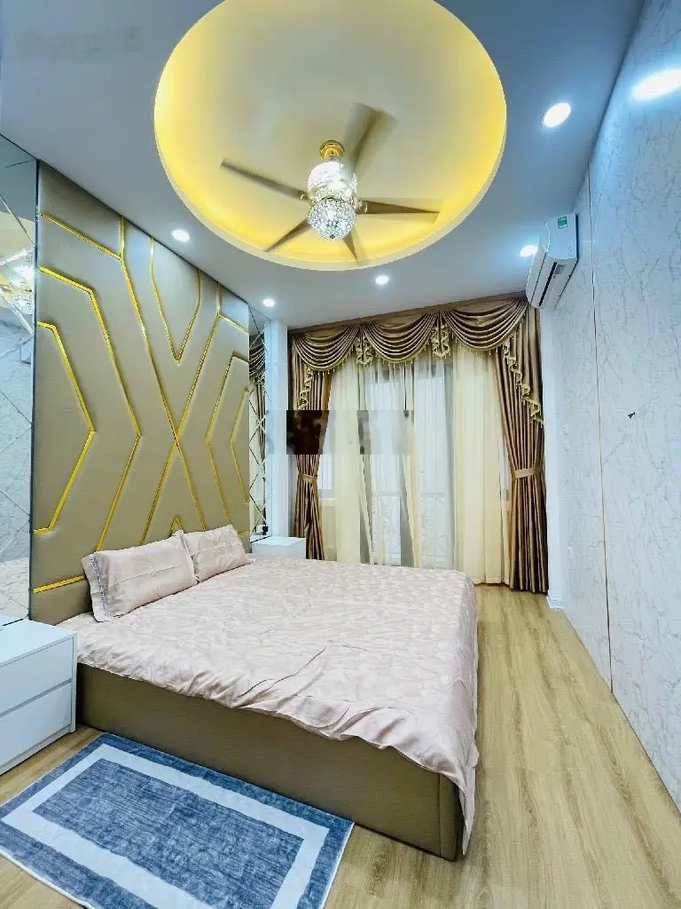 KHÁCH XEM ĐEM THEO TIỀN SIÊU PHẨM ĐẶNG TIẾN ĐÔNG - NHÀ ĐẸP KHÔNG TỲ VẾT