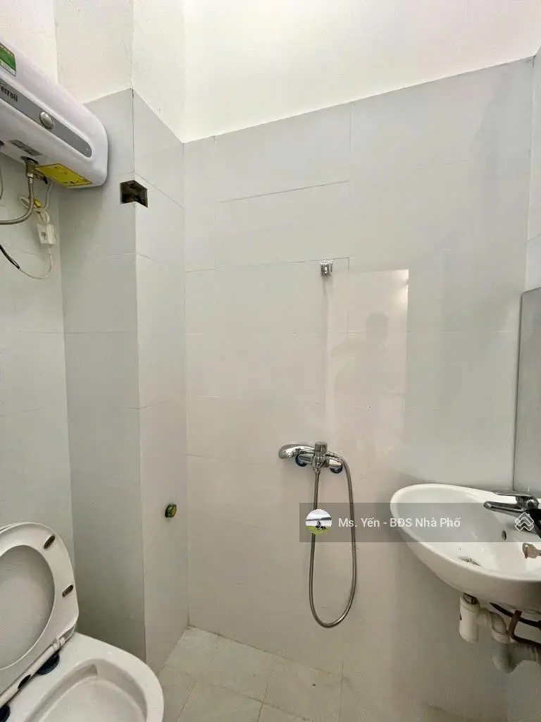 Bán nhà Lê Hồng Phong, 50m2, ô tô gần, 9 tỷ 2