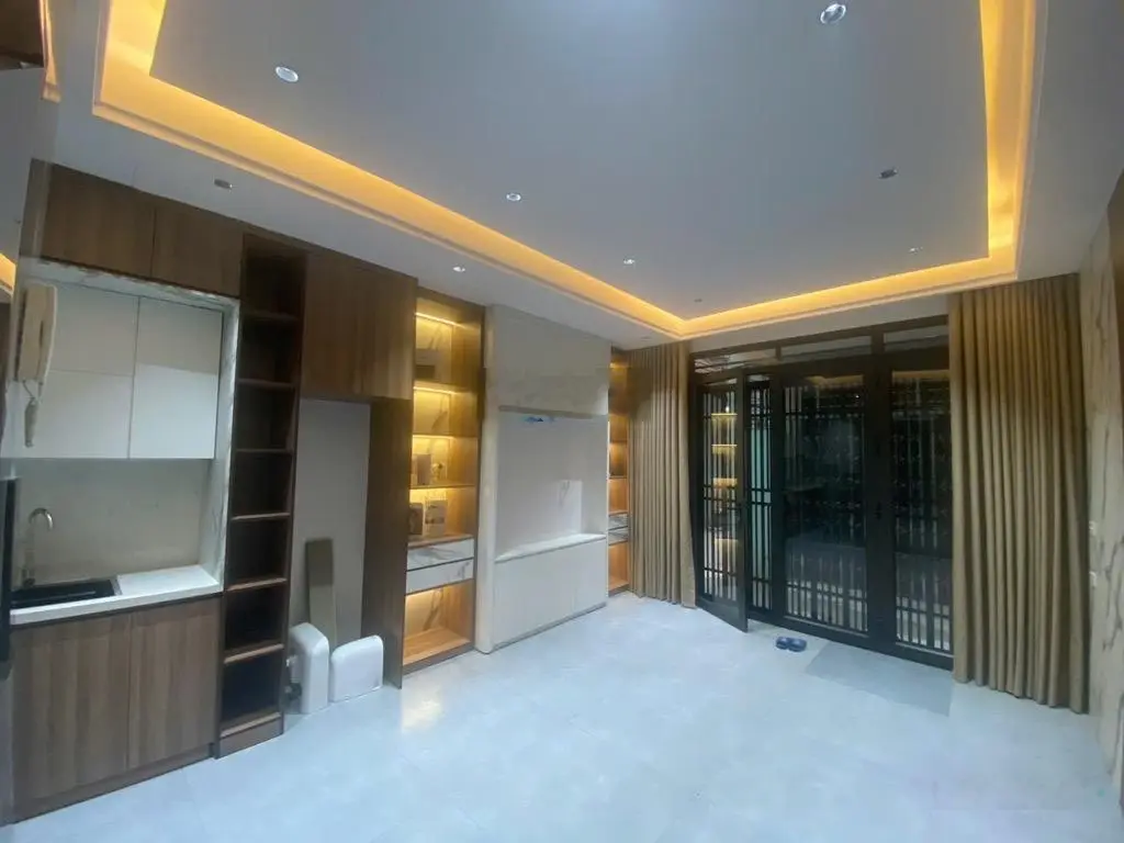 Hiếm, Ngô Thì Sỹ 40m2 - 5 Tầng - vị trí đỉnh, nhà dòng tiền, 30m oto tránh, chỉ 8tỷ9 đàm.