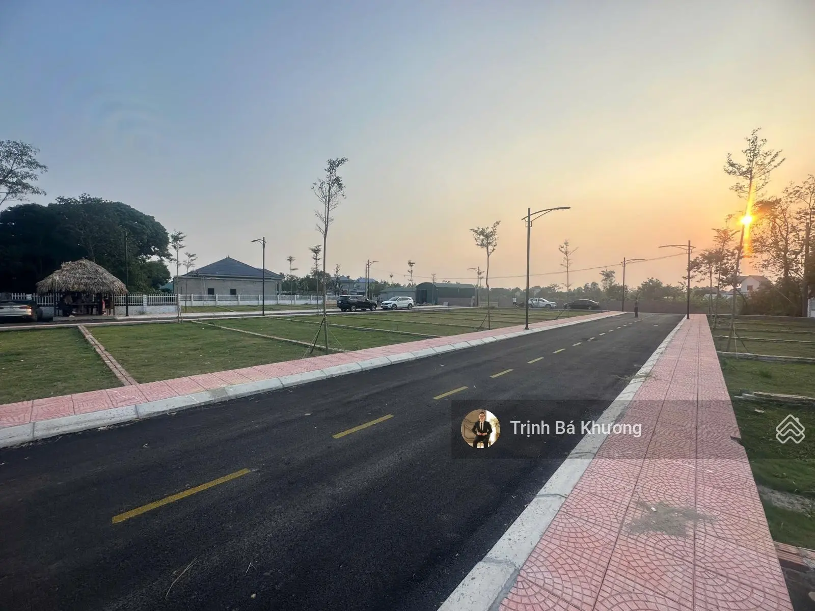 Bán đất 256tr có 150m2 full thổ cư gần biệt thự Sun Group