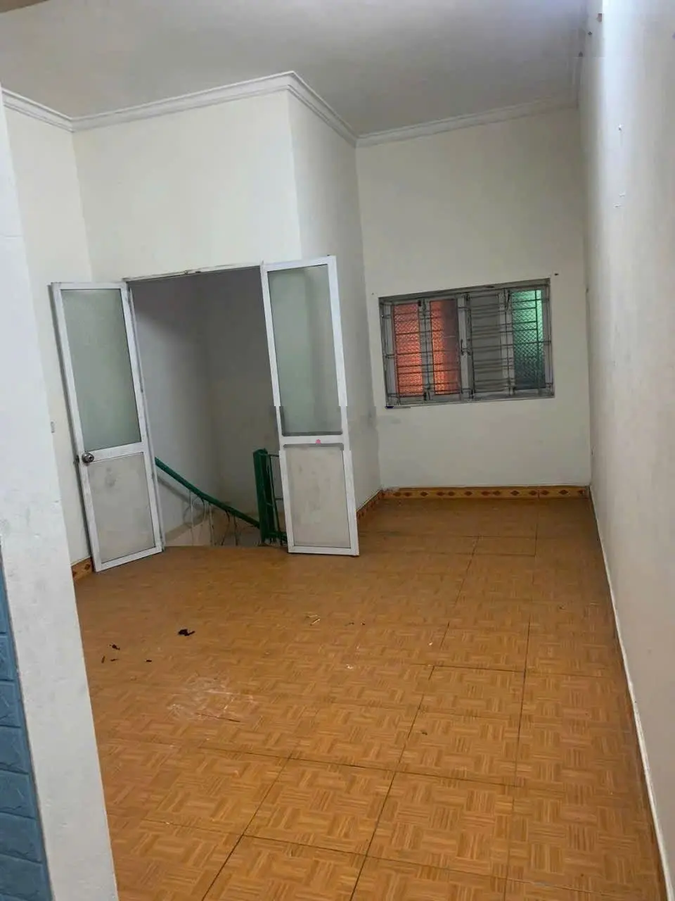 Bán NR, Thạch Cầu, 3,7 tỷ, 38m2, 2PN + 2WC, giá tốt. Ngõ thông sang phố Phú Viên