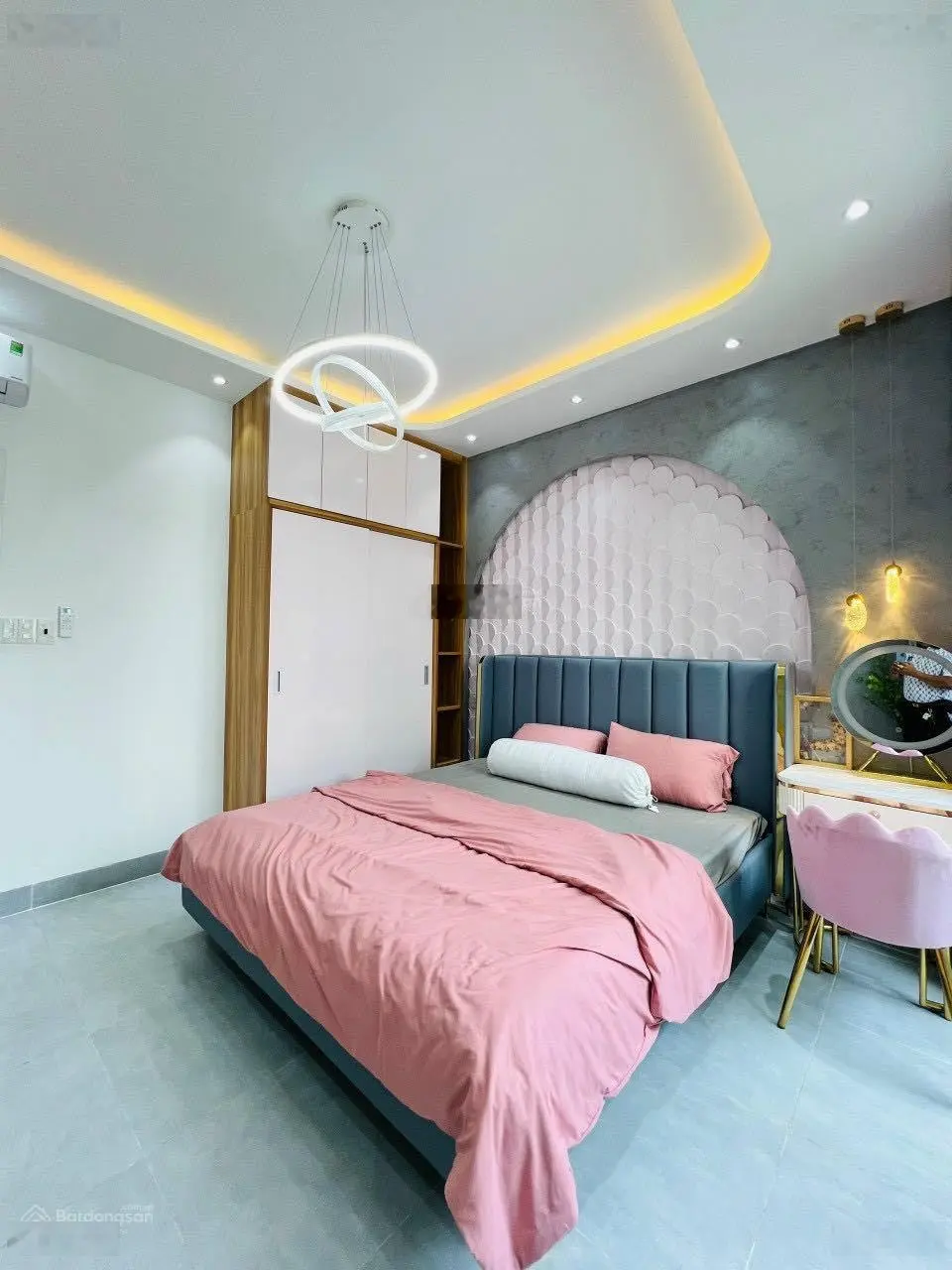 Sở hữu ngay căn nhà Võ Văn Tần, P. 6, Quận 3, DT 60m2, giá 3 tỷ 750tr, cho thuê 20tr, sẵn sổ hồng.