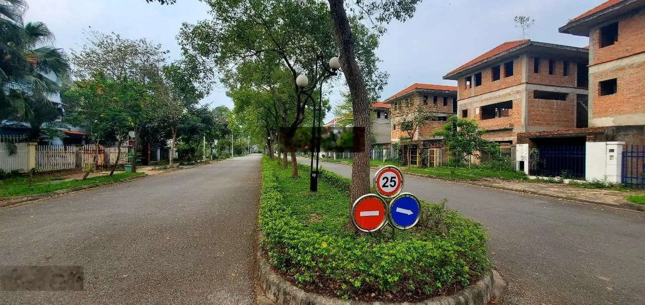 Bán biệt thự KĐT Quang Minh, diện tích 401 m2, giá thỏa thuận
