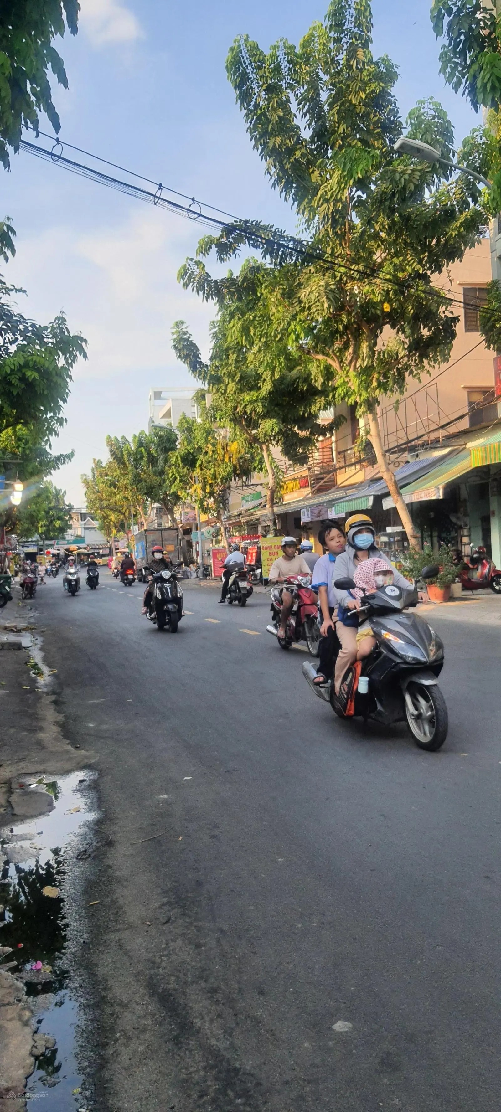 Mặt tiền Trường Chinh, 3 mặt thoáng, 98 m2 x 4 tầng. Ngay Bàu Cát, Đồng Đen, Trương Công Định