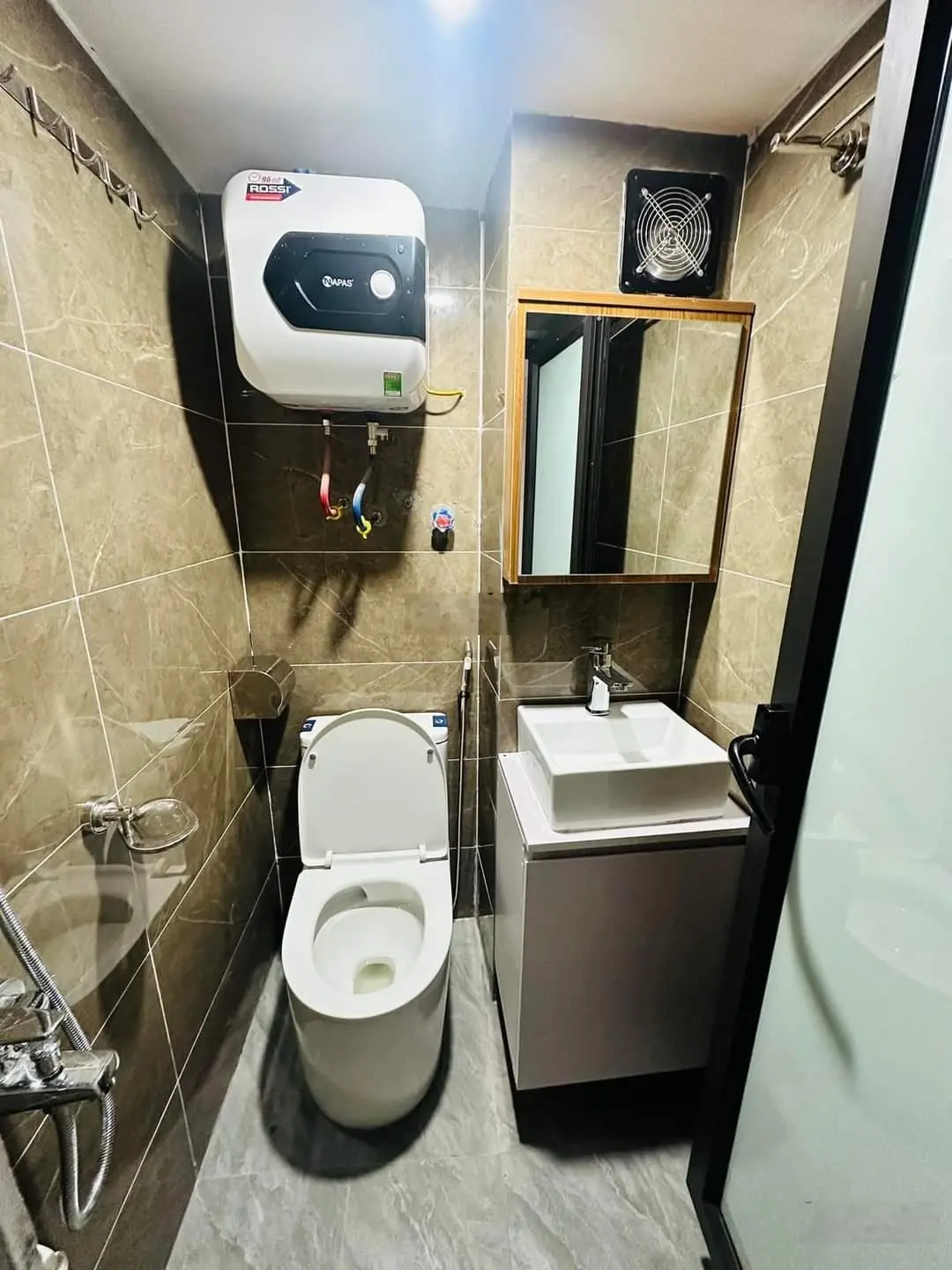 Bán nhà căn hộ dòng tiền 2,2 tỷ năm Trần Thái Tông, Cầu Giấy 100m 8 tầng 25 tỷ