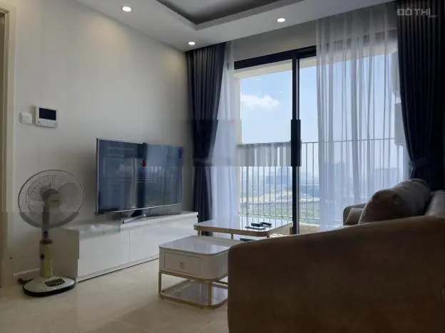 Bán căn hộ 2 phòng ngủ tòa C7 Vinhomes D'capitale, sổ lâu dài, view bể bơi