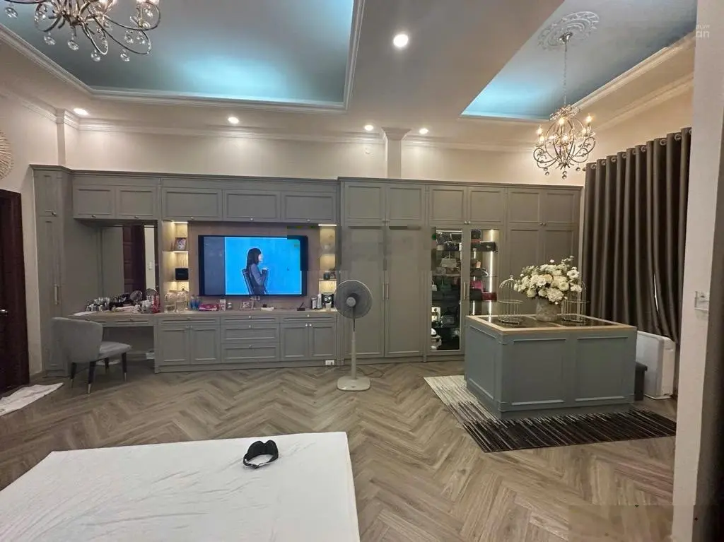 Bán biệt thự hầm 5 tầng đường Thành Thái Quận 10, ngang 6m, HXT, hiện hữu, giảm 1tỷ còn 34 tỷ (TL)