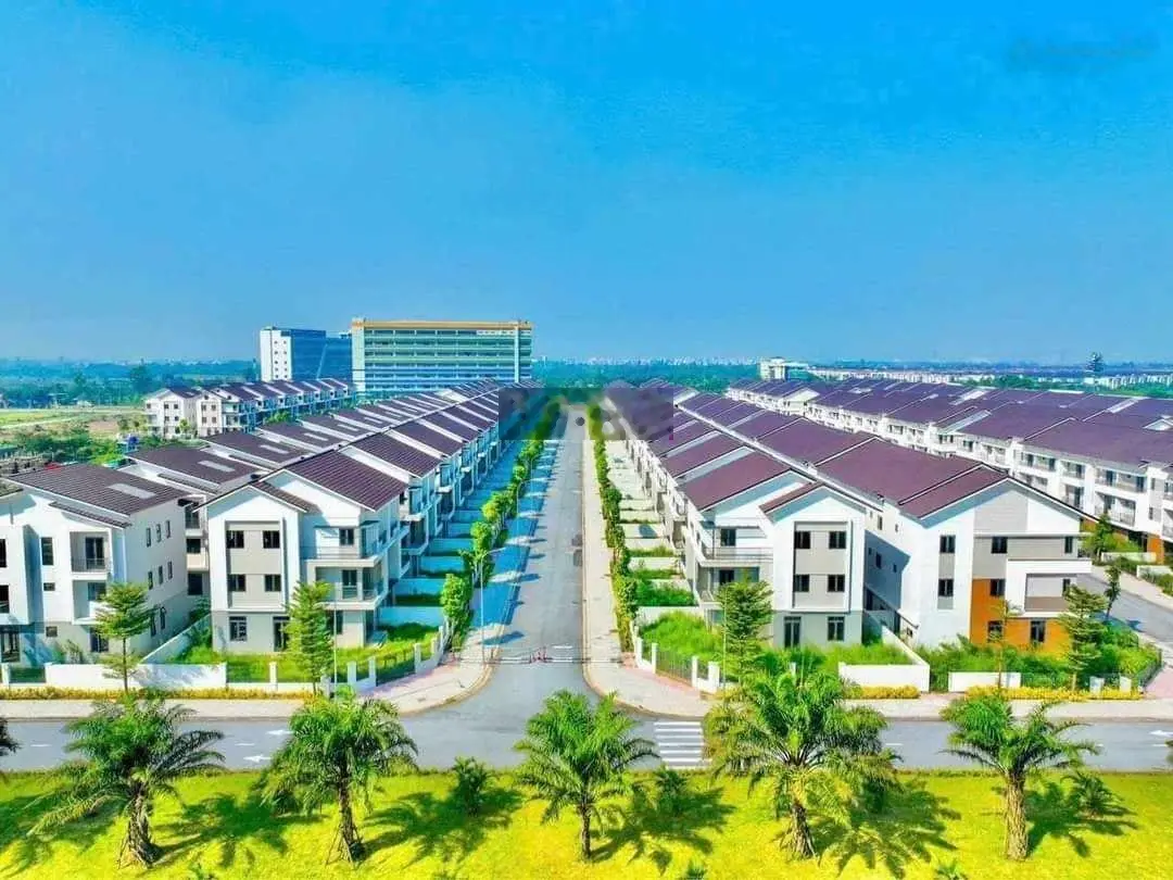 Biệt thự song lập góc 200m2, 11,8 tỷ. Rẻ nhất khu KCN VSIP Từ Sơn, ngay Vành Đai 3. LH 0865706187