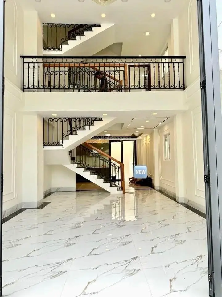 Nhà đẹp vuông vức - 66m2 - 5,2x13m - Ngay Đầm Sen, Hoà Bình - Chỉ 10 tỷ TL
