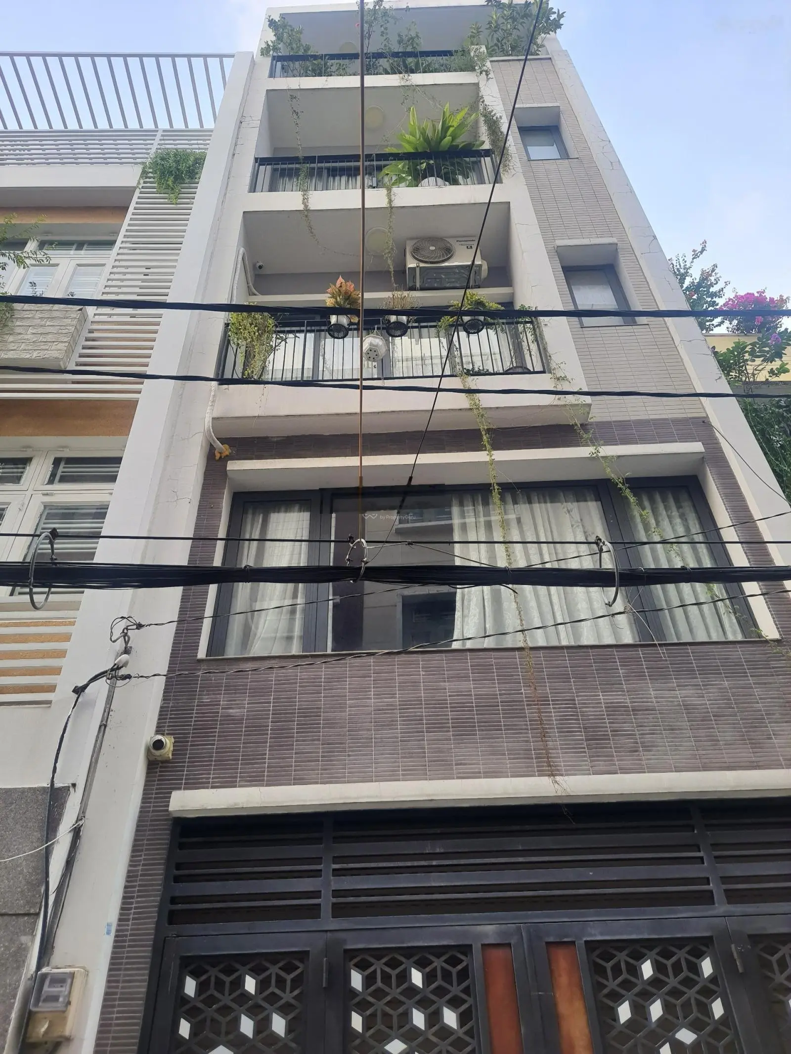 4x16m, 4 lầu, HĐ thuê 30tr, Nhà hxh 4.5m Trường Sa, sát Trung tâm thể thao Rạch Miễu, Giá 13.5 tỷ