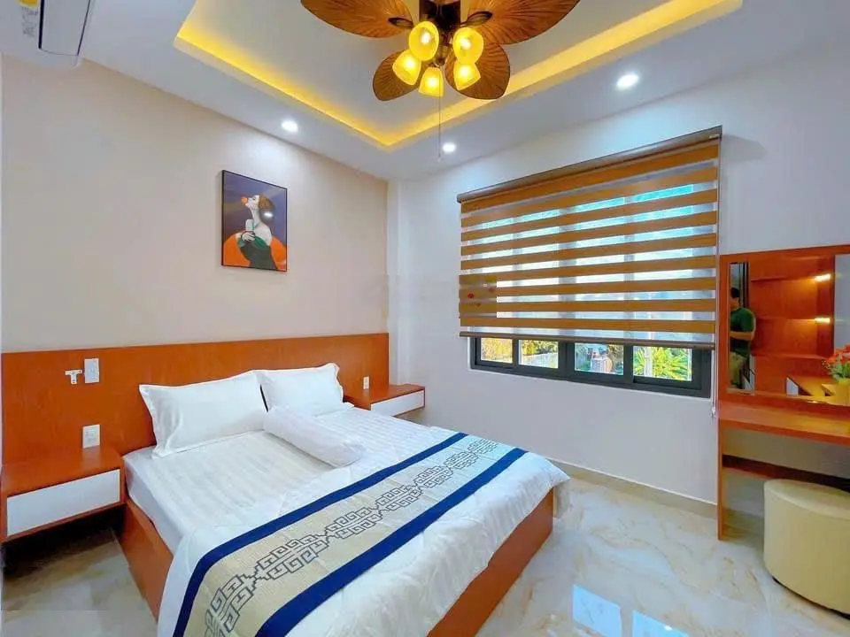 Tôi cần bán nhà 483 Lê Văn Quới, DT 4x20m, giá 6tỷ5 TL 4,5 tấm 6PN 6WC, hẻm nhựa thông 10m
