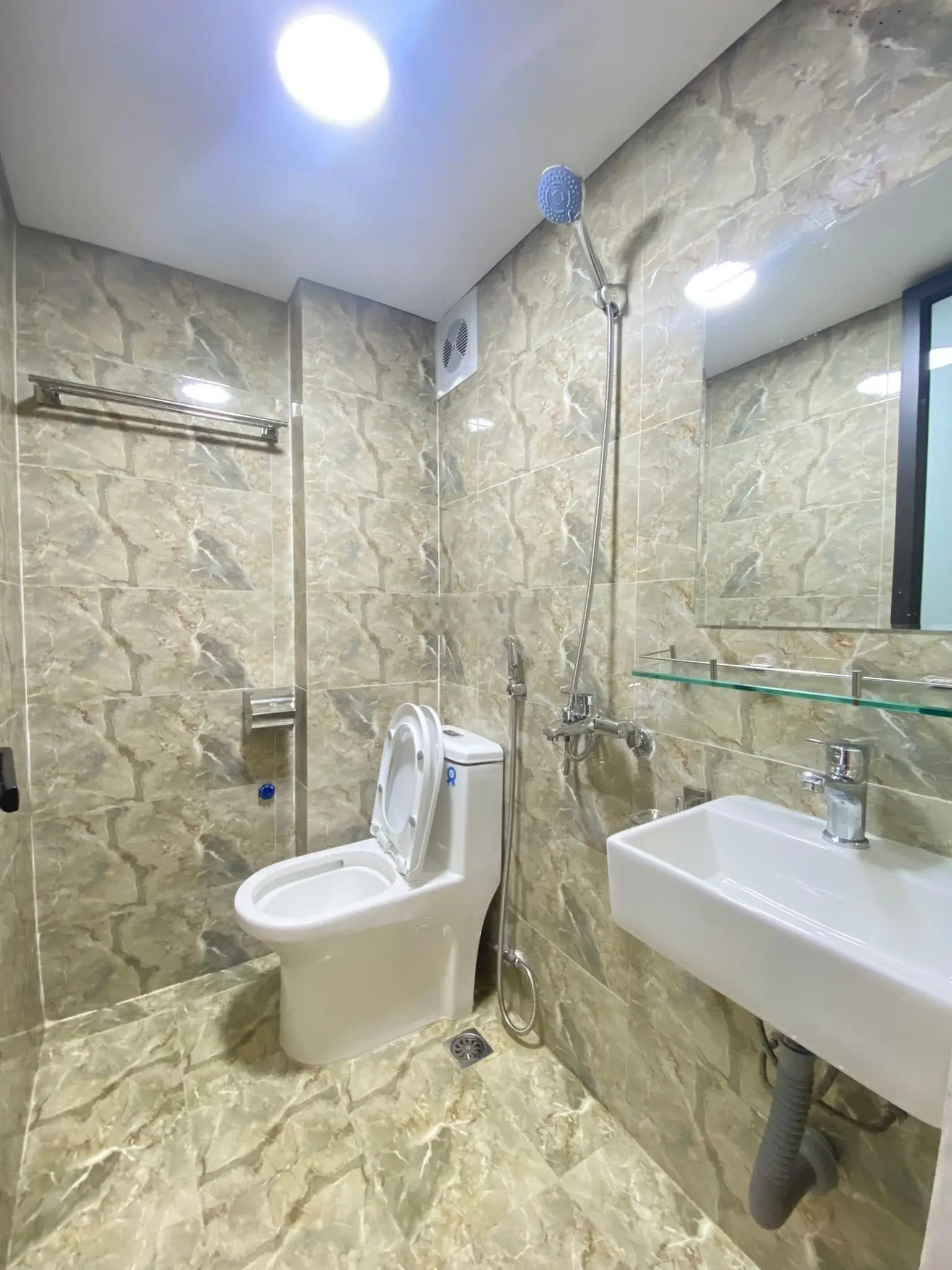 Hàng hiếm - hộ khẩu Tây Hồ - 50m ra phố - ngõ nông