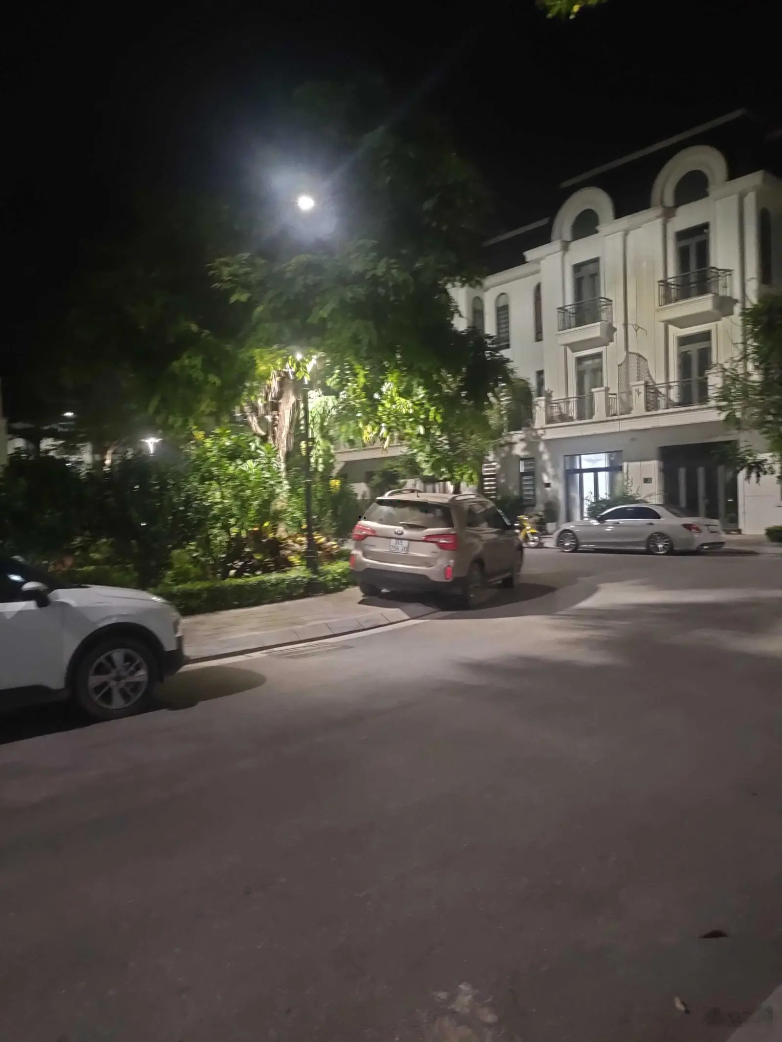 Bán biệt thự liền kề khu đô thị Crown Villa vừa mới hoàn thiện full option, nội thất