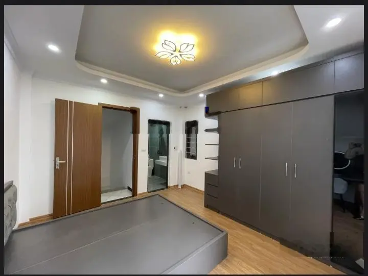 Bán nhà riêng tại Thạch Bàn, 6,295 tỷ, 48,5 m2, 3PN, 4WC, chính chủ, giá siêu hời