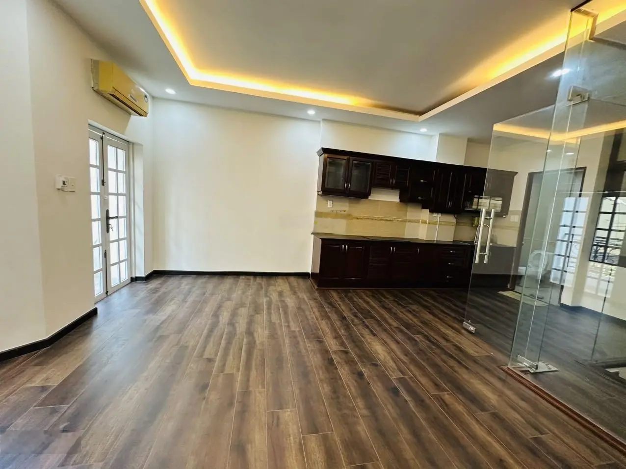 Căn biệt thự 6x20m siêu đẹp tại Đồng Đen khu Bàu Cát sầm uất giá sập sàn 12ty