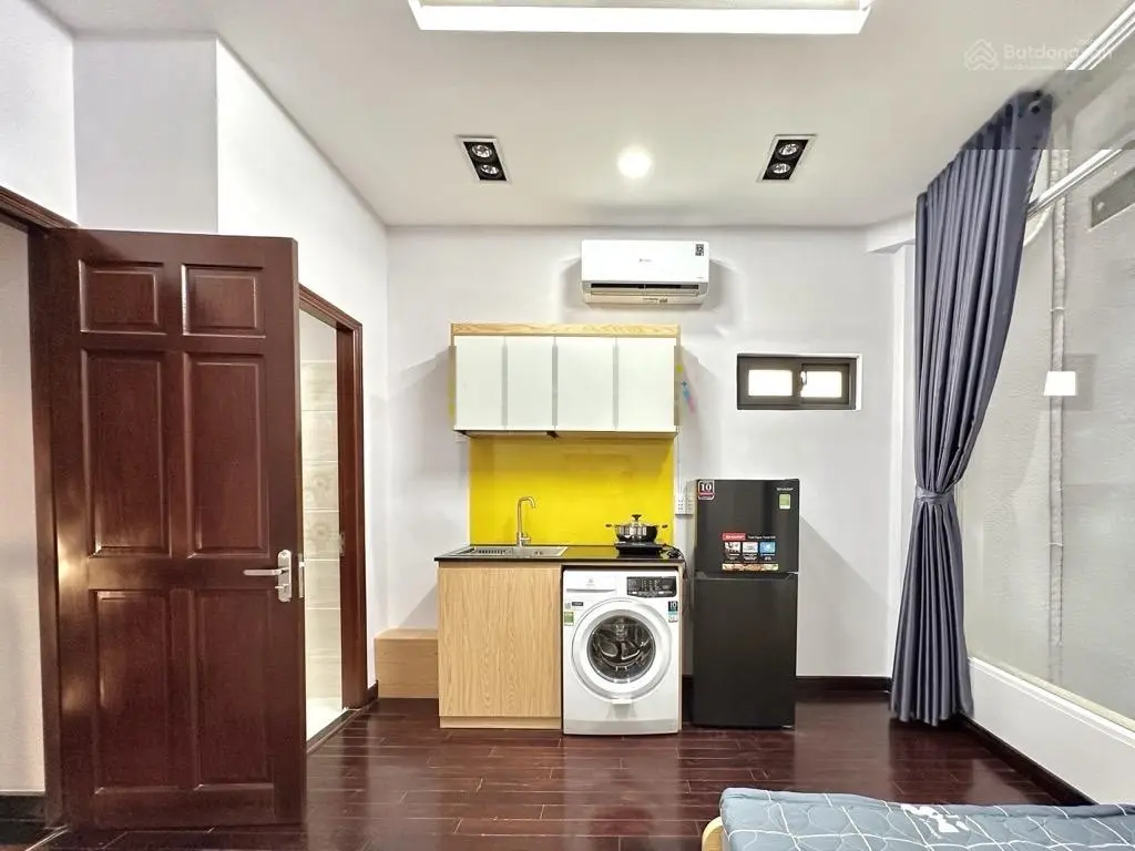Bán tòa nhà CHDV có thang máy đường Cao Thắng, Quận 10, 67m2, 6x12m