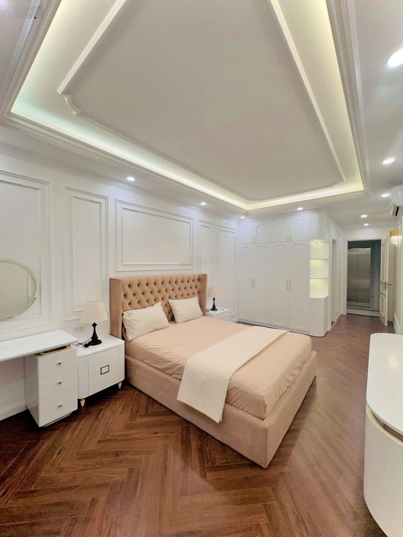 Siêu phẩm phân lô ô tô - hai bà trưng - nhà cực đẹp - thang máy - thiết kế hiện đại