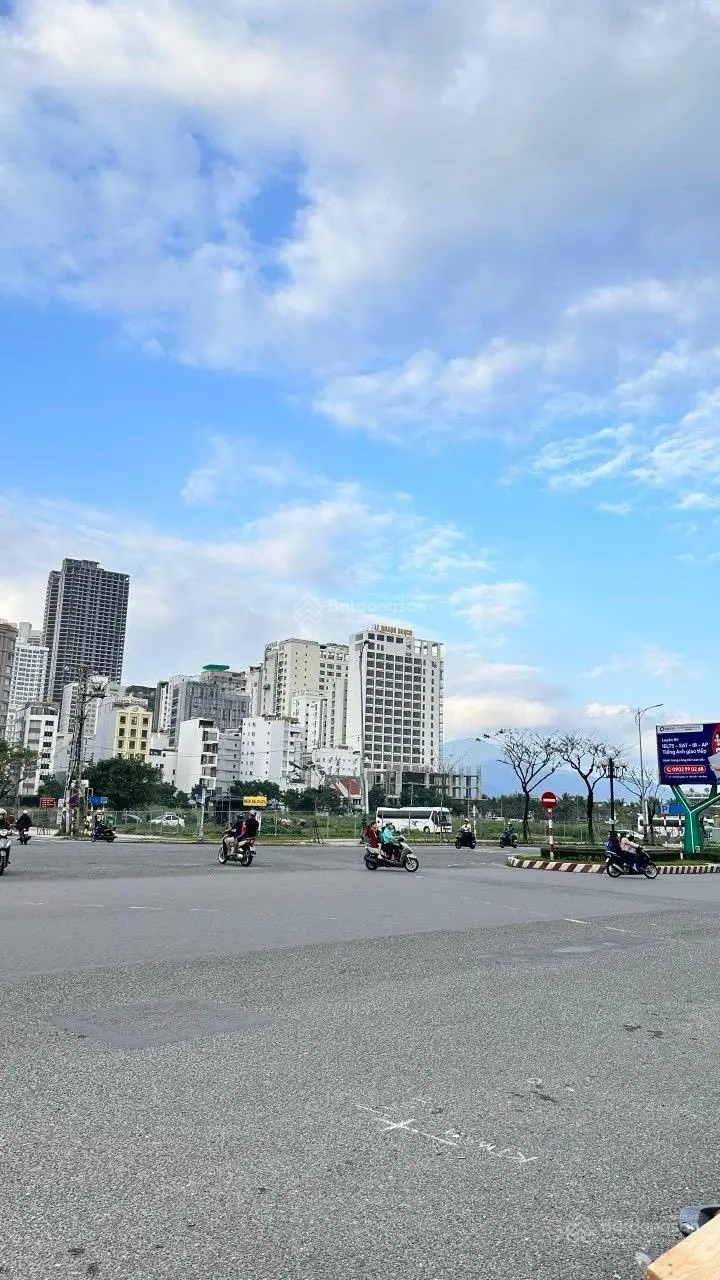 Tôi chính chủ: Bán lô đất 115m2, ngang 5m vuông vức. Đường Hồ Nghinh, sát ngã tư Võ Văn Kiệt. 24 tỷ