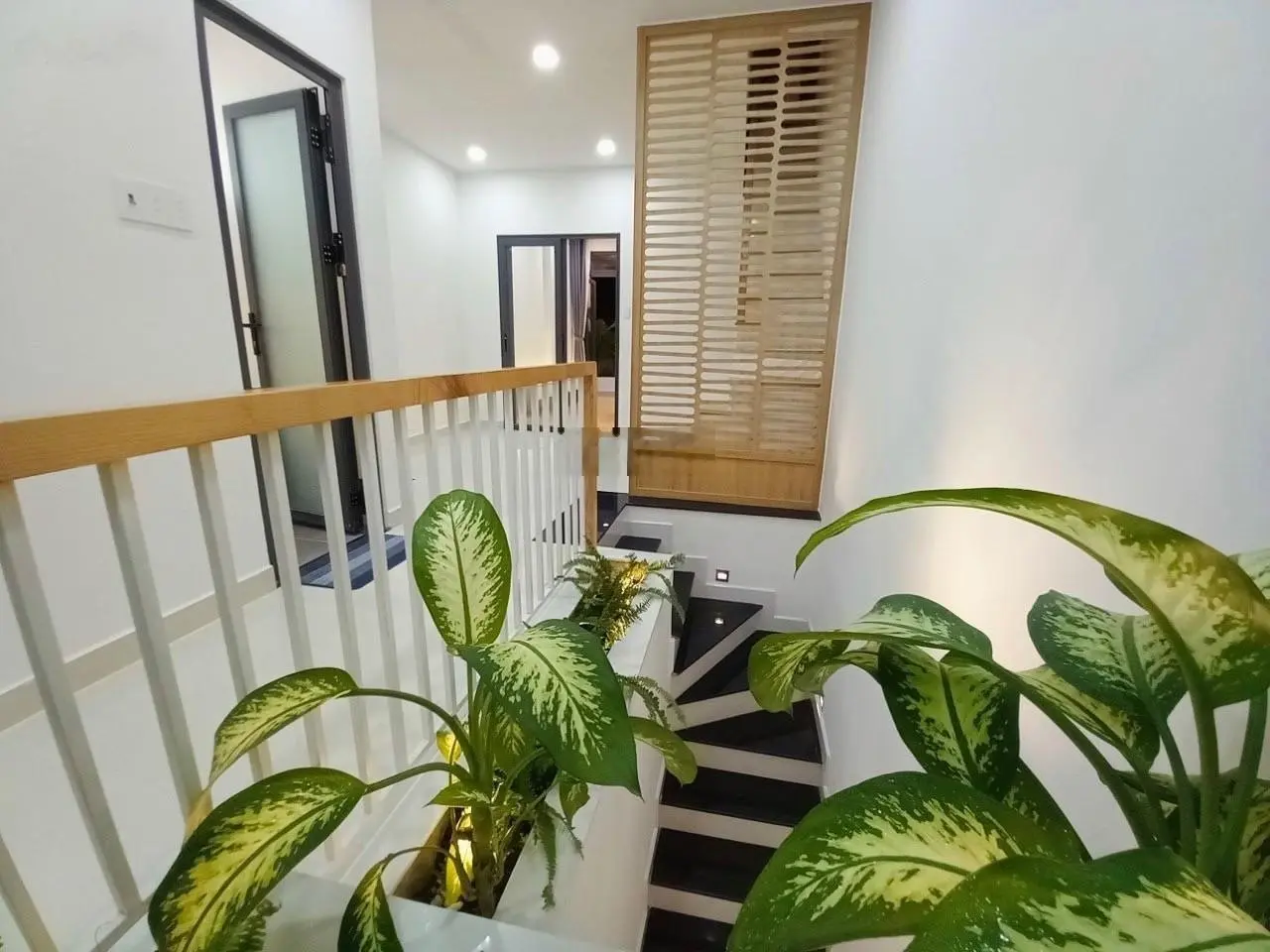 KHU VIP TRƯỜNG THỌ, 64M2, NHÀ 3 TẦNG 64M2, HẺM XE HƠI, CHỦ TẶNG TOÀN BỘ NỘI THẤT CAO CẤP, CHỈ 6 T.Y