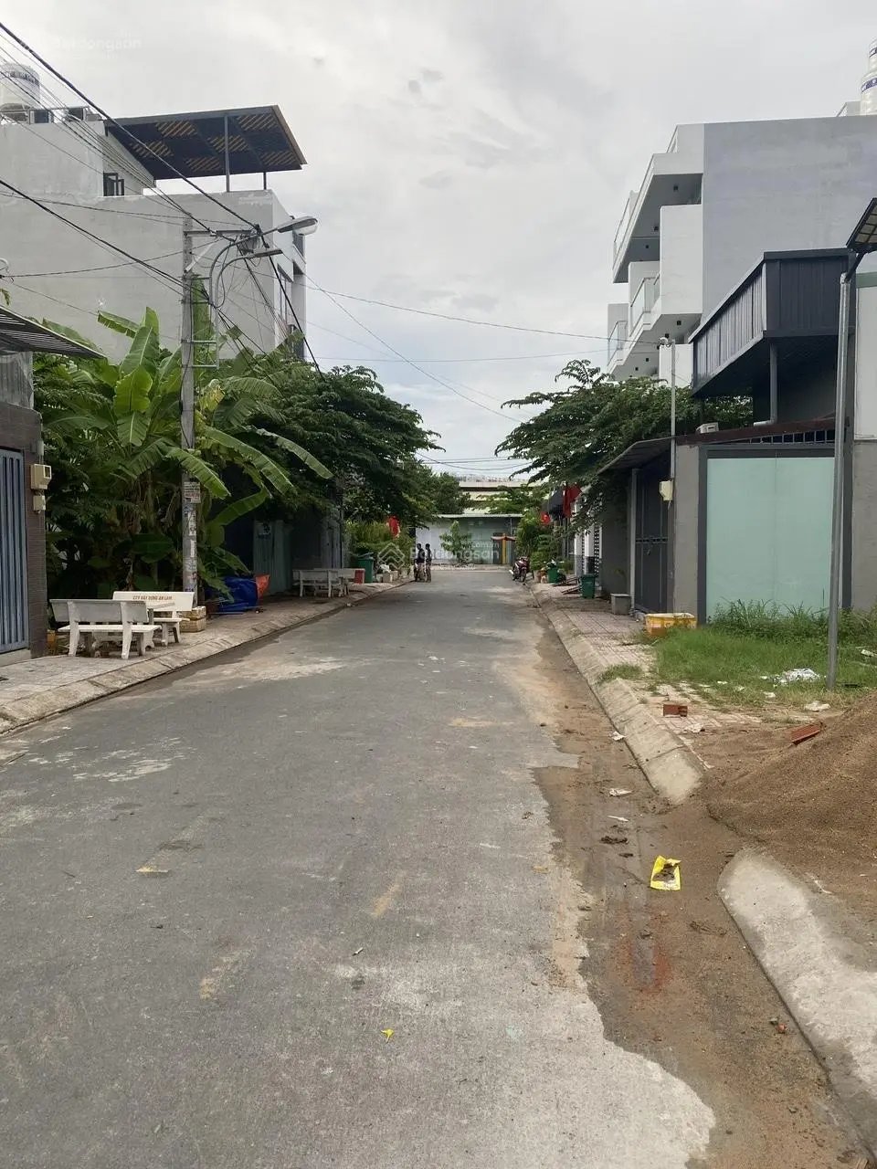 Nhà mới ở ngay sân xe hơi rộng full nội thất 1 tỷ đường Bưng Ông Thoàn, Phú Hữu, Thủ Đức