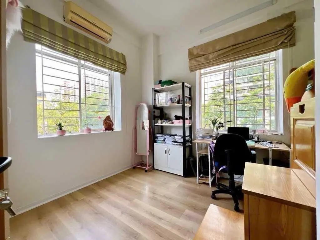 Bán CHCC Trung Hòa - Nhân Chính, căn góc 3 thoáng, DT 76m2, full NT, View trường học; giá 4,5 tỷ